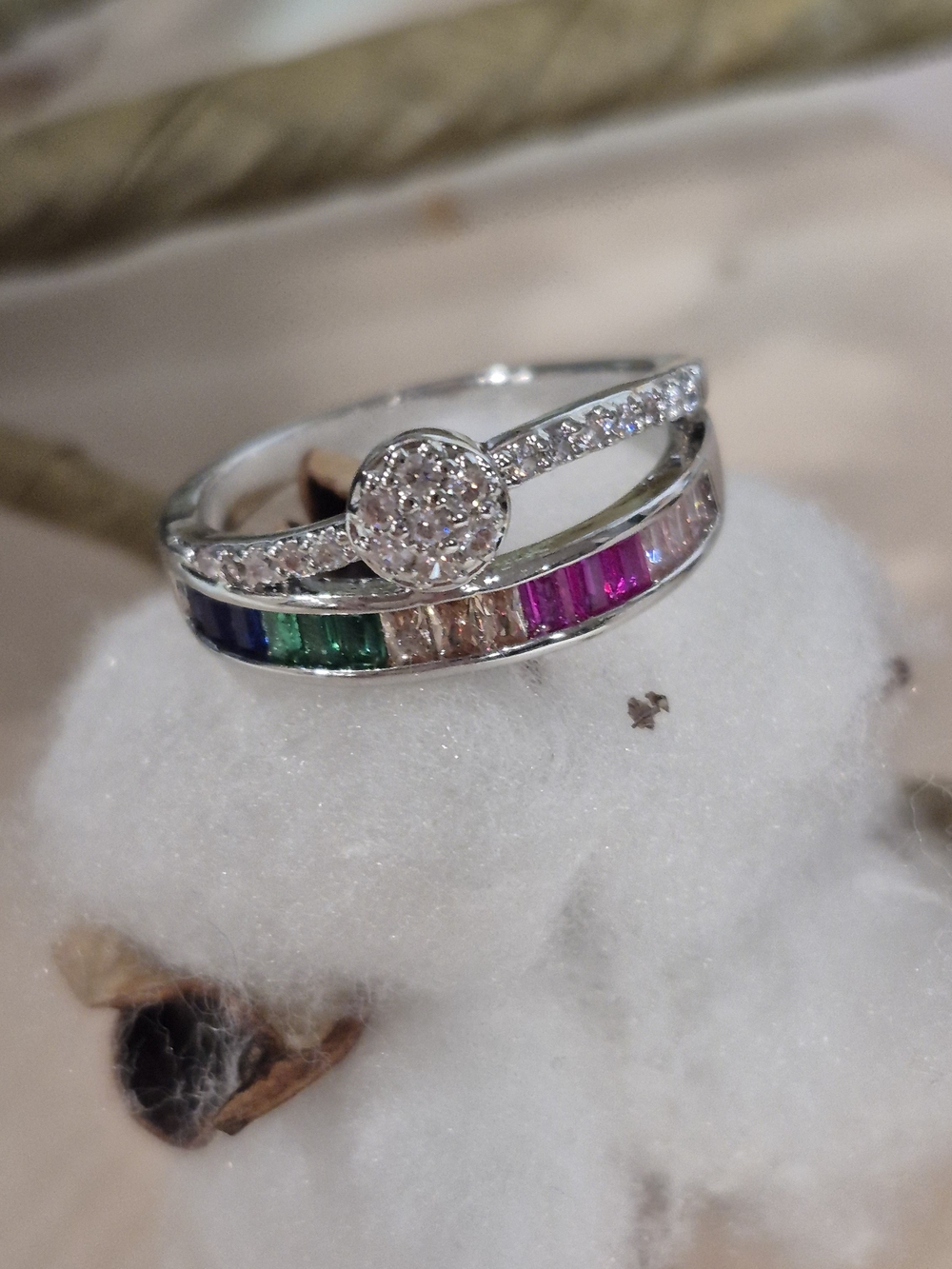 🎊🎊NEW🎊🎊 PRETTY!! Size 7 Multi-color CZ'S Ring In SILVER Plating